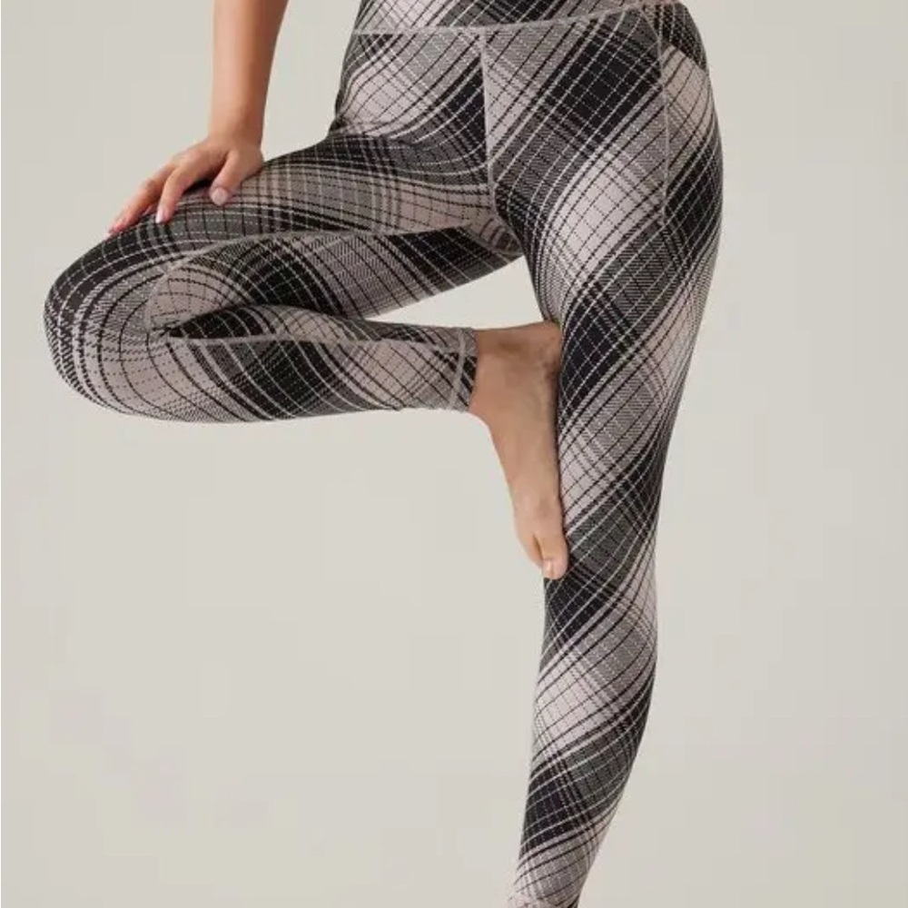 ATHLETA Salutation Stash Leggings - White Plaid Texture NWT Size Small